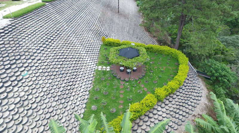 Muro ecológico de llantas