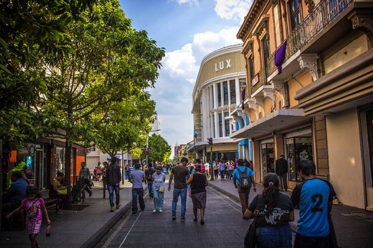 Paseo La Sexta
