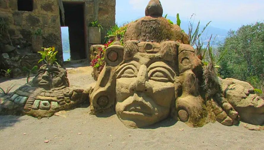 Sitio Arqueológico Chuitinamit